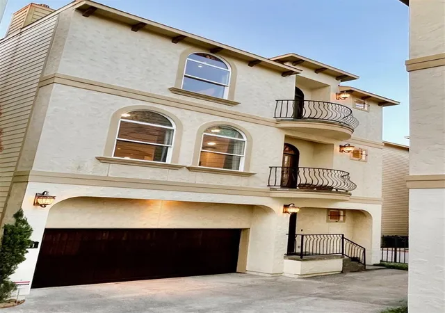Photo 3 of Single family home for sale at 1241 W 24th Street #C, Houston, TX 77008 | MLS# 77139162 | Listing updated on 2026-09-17