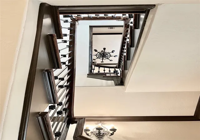 Photo 4 of Single family home for sale at 1241 W 24th Street #C, Houston, TX 77008 | MLS# 77139162 | Listing updated on 2026-09-17