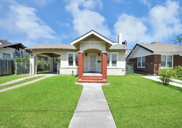 Photo 3 of Single family home for sale at 6 Jenkins St, Houston, TX 77003 | MLS# 93749663 | Listing updated on 2026-09-04