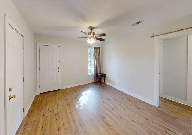 Photo 3 of Single family home for sale at 306 Azalea St, Lake Jackson, TX 77566 | MLS# 18533096 | Listing updated on 2026-09-03