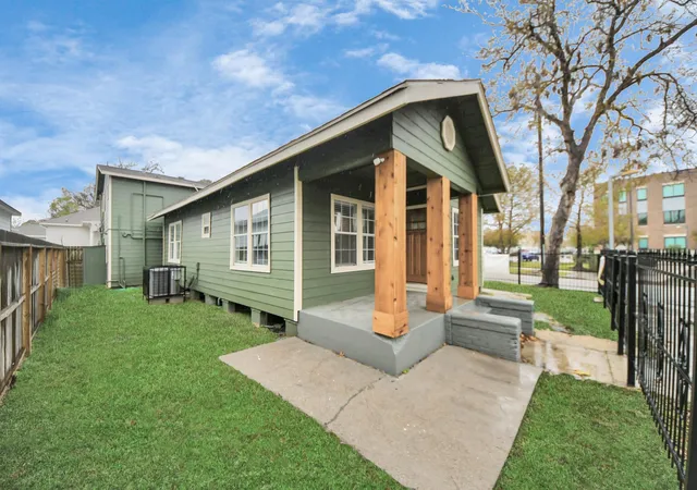 4th image of 4102 Engelke St, Houston, TX 77003 | MLS# 72829081