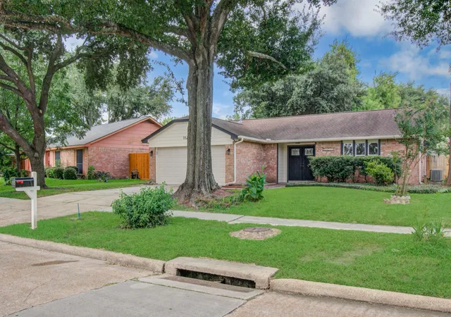 Photo 2 of Single family home for sale at 11223 Voltaire Dr, Houston, TX 77065 | MLS# 75965915 | Listing updated on 2026-09-17
