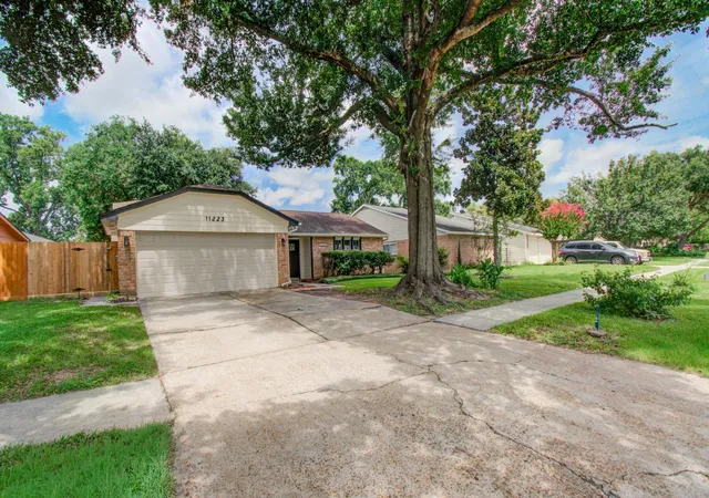 Photo 3 of Single family home for sale at 11223 Voltaire Dr, Houston, TX 77065 | MLS# 75965915 | Listing updated on 2026-09-17