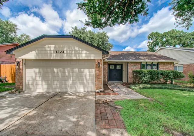 Photo 4 of Single family home for sale at 11223 Voltaire Dr, Houston, TX 77065 | MLS# 75965915 | Listing updated on 2026-09-17