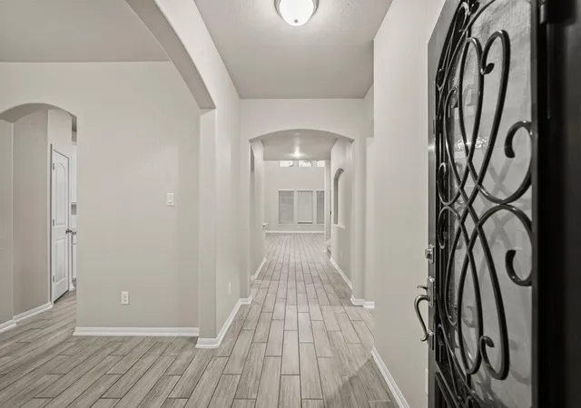 4th image of 12808 Narrow Cove Dr, La Marque, TX 77568 | MLS# 37591389