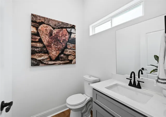 Photo 3 of Single family home for sale at 1526 Armada Dr, Houston, TX 77091 | MLS# 23259072 | Listing updated on 2026-09-26