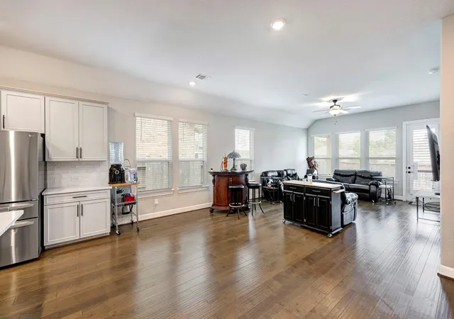 Photo 3 of Single family home for sale at 1984 Cyn Live Oak St, Conroe, TX 77304 | MLS# 24629210 | Listing updated on 2026-09-14