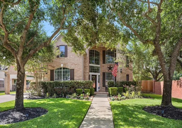 Photo 3 of Single family home for sale at 4402 Eden Point Ln, Katy, TX 77494 | MLS# 2554331 | Listing updated on 2026-09-12