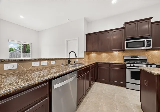 4th image of 519 Glenwood Ridge Dr, Spring, TX 77386 | MLS# 18663407