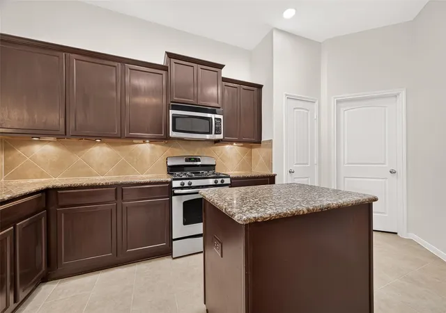 5th image of 519 Glenwood Ridge Dr, Spring, TX 77386 | MLS# 18663407