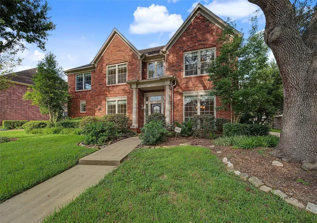 2nd image of 4802 Yorkshire St, Sugar Land, TX 77479 | MLS# 68505298