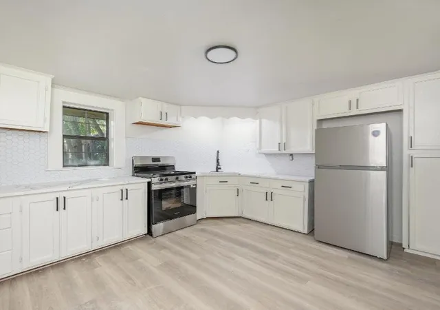 Photo 4 of Single family home for sale at 3111 Hicks Ave, San Antonio, TX 78210 | MLS# 60241157 | Listing updated on 2026-09-10