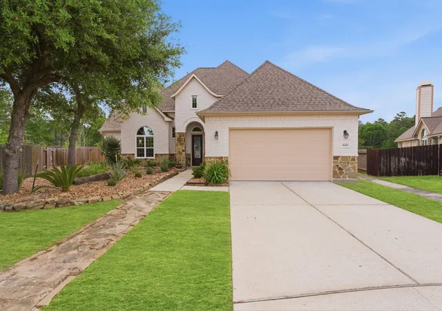 Photo 2 of Single family home for sale at 8403 Greenridge Manor Ln, Spring, TX 77389 | MLS# 40517134 | Listing updated on 2026-04-28