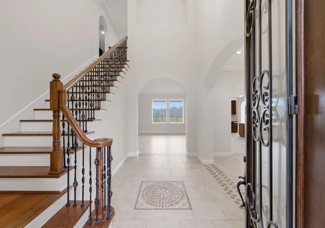Photo 4 of Single family home for sale at 8403 Greenridge Manor Ln, Spring, TX 77389 | MLS# 40517134 | Listing updated on 2026-04-28