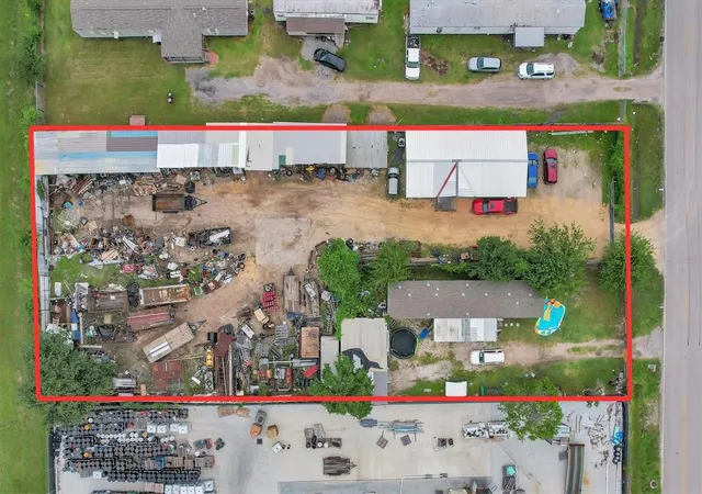 5th image of 908 Lakeside Dr, Channelview, TX 77530 | MLS# 25800957