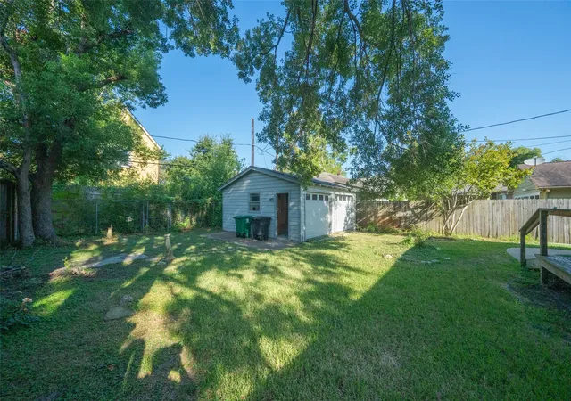 4th image of 1819 Cortlandt St, Houston, TX 77008 | MLS# 11837377