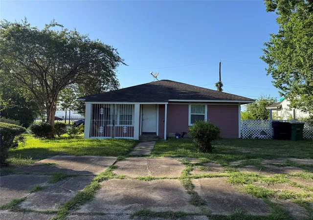 4th image of 5501 Malmedy Rd, Houston, TX 77033 | MLS# 82130541