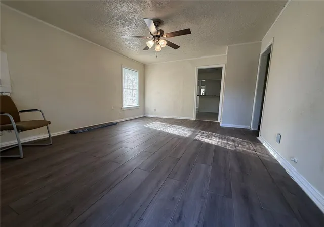 5th image of 5501 Malmedy Rd, Houston, TX 77033 | MLS# 82130541