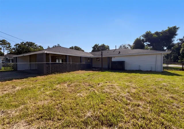 image of 118 N Ringgold St, West Columbia, TX 77486 | MLS# 93454516