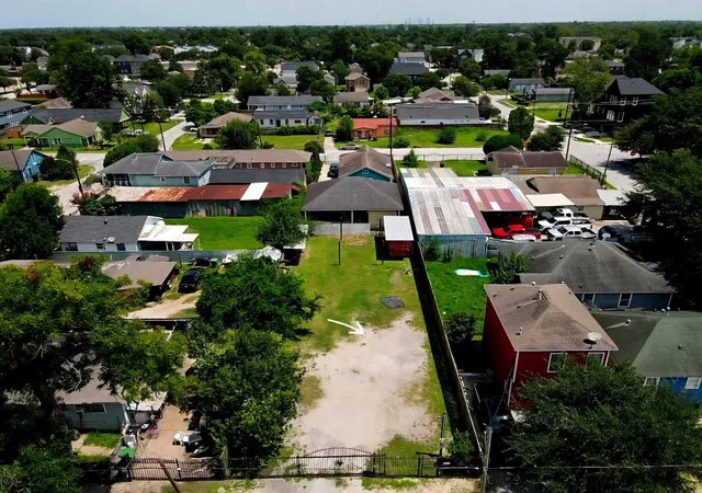 2nd image of 1417 Weiss St, Houston, TX 77009 | MLS# 17549490