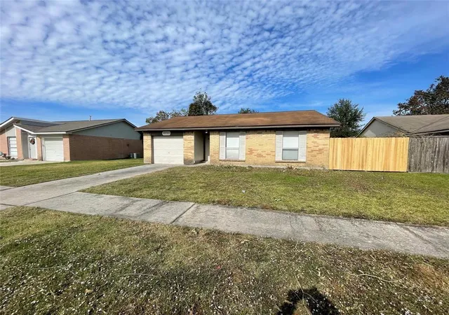 Photo 2 of Single family home for sale at 10723 Thorncliff Dr, Humble, TX 77396 | MLS# 78260642 | Listing updated on 2026-09-01