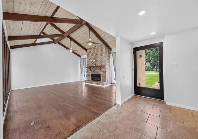 Photo 4 of Single family home for sale at 23610 Creekview Dr, Spring, TX 77389 | MLS# 5811596 | Listing updated on 2026-07-30