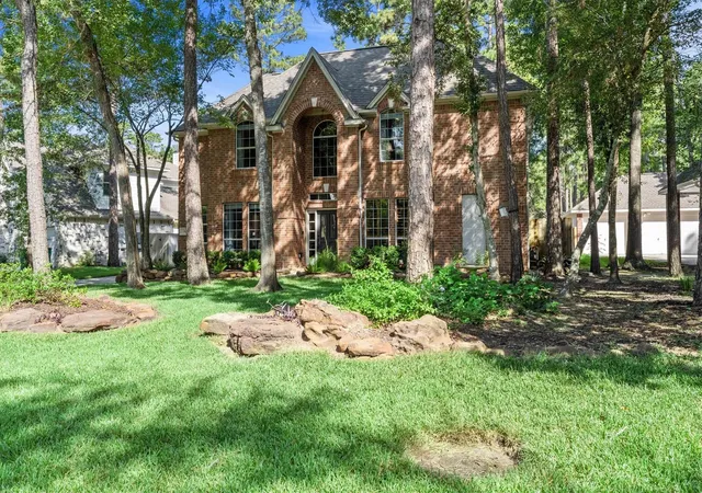 Homes for sale in The Woodlands, TX | 19 Lantana Trl, The Woodlands, TX 77382 | MLS# 10262943