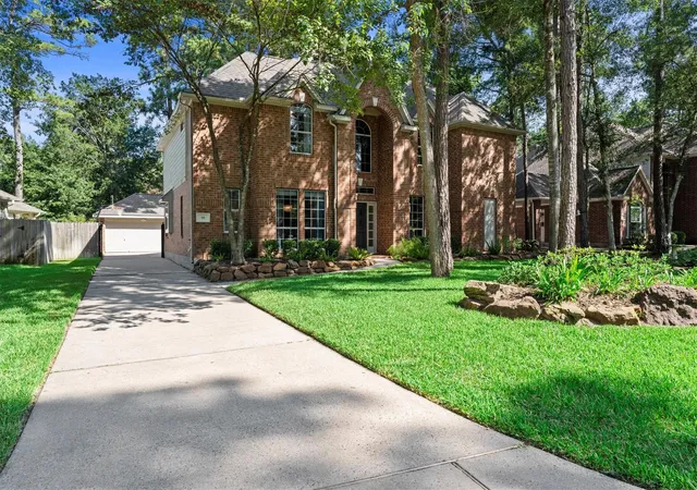 Homes for sale in The Woodlands, TX | 19 Lantana Trl, The Woodlands, TX 77382 | MLS# 10262943