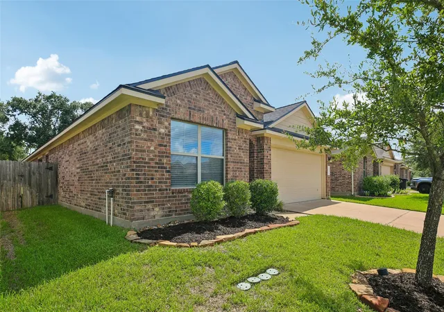 Photo 3 of Single family home for sale at 23038 Ari Crk Way, Tomball, TX 77375 | MLS# 892683 | Listing updated on 2026-10-09