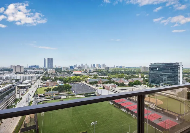 Photo 3 of Sale Pending at 2929 Buffalo Speedway #A1806, Houston, TX 77098 | MLS# 44961649 | Listing updated on 2026-09-17