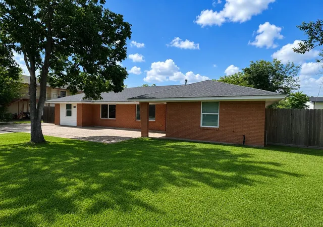 3rd image of 5105 Oak Ave, Pasadena, TX 77503 | MLS# 26640481
