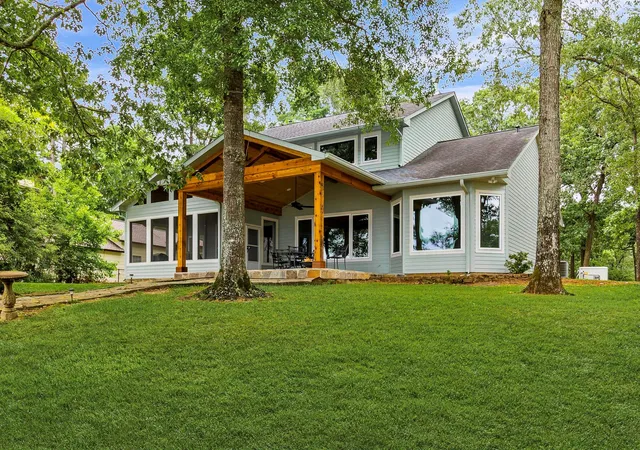 Photo 1 of Single family home for sale at 145 Island Dr, Livingston, TX 77351 | MLS# 10327408 | Listing updated on 2026-06-26