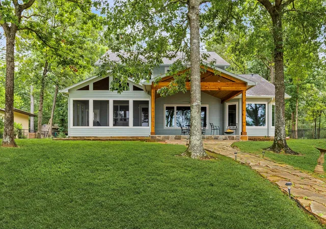 Photo 2 of Single family home for sale at 145 Island Dr, Livingston, TX 77351 | MLS# 10327408 | Listing updated on 2026-06-26