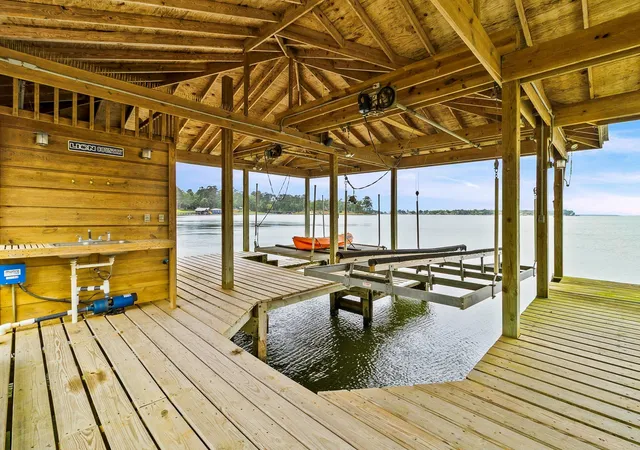 Photo 3 of Single family home for sale at 145 Island Dr, Livingston, TX 77351 | MLS# 10327408 | Listing updated on 2026-06-26