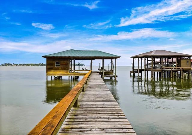 Photo 3 of Single family home for sale at 145 Island Dr, Livingston, TX 77351 | MLS# 10327408 | Listing updated on 2026-06-26