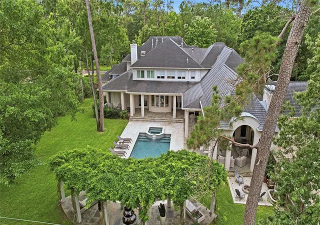 Photo 4 of Single family home for sale at 11840 Stuckey Ln, Houston, TX 77024 | MLS# 8904442 | Listing updated on 2026-08-31