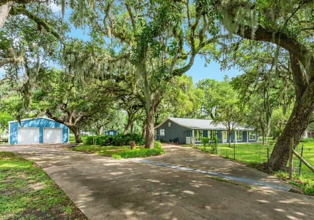2nd image of 18792 Hwy 35, Sweeny, TX 77480 | MLS# 95409804