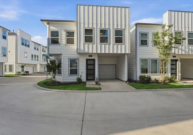1st image of 9020 Lonestar River Ln, Houston, TX 77080 | MLS# 55032275