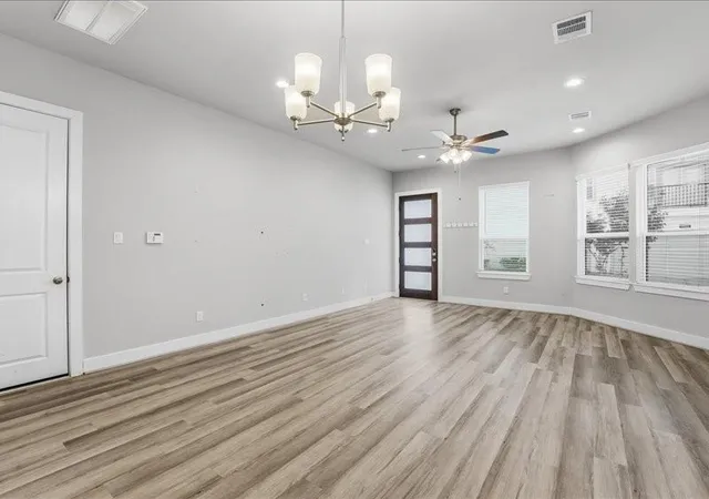 3rd image of 9020 Lonestar River Ln, Houston, TX 77080 | MLS# 55032275