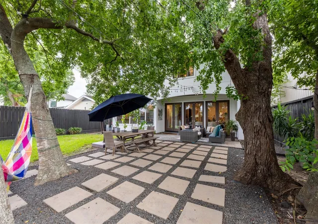 Photo 3 of Single family home for sale at 6236 Community Dr, Houston, TX 77005 | MLS# 86029240 | Listing updated on 2026-09-13