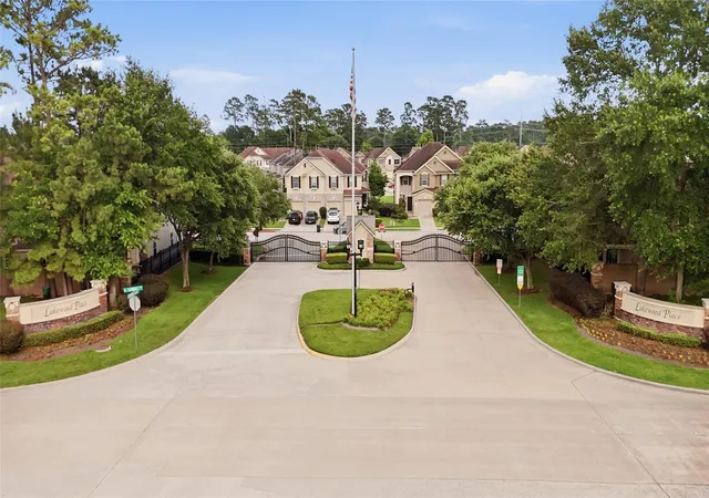 Homes for sale in Tomball, TX | 16045 Summerville Lake Dr, Tomball, TX 77377 | MLS# 25141053