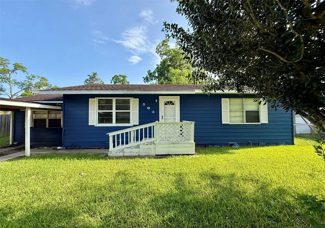 Homes for sale in West Columbia, TX | 502 E Jackson St, West Columbia, TX 77486 | MLS# 42436149