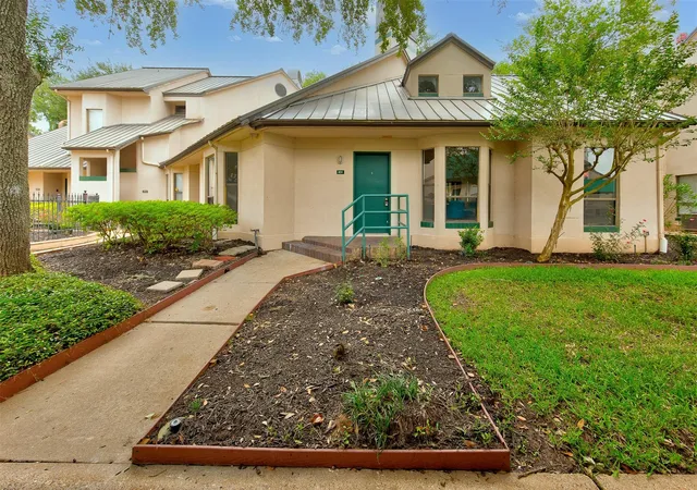 2nd image of 4144 Greystone Wy #201, Sugar Land, TX 77479 | MLS# 25566497