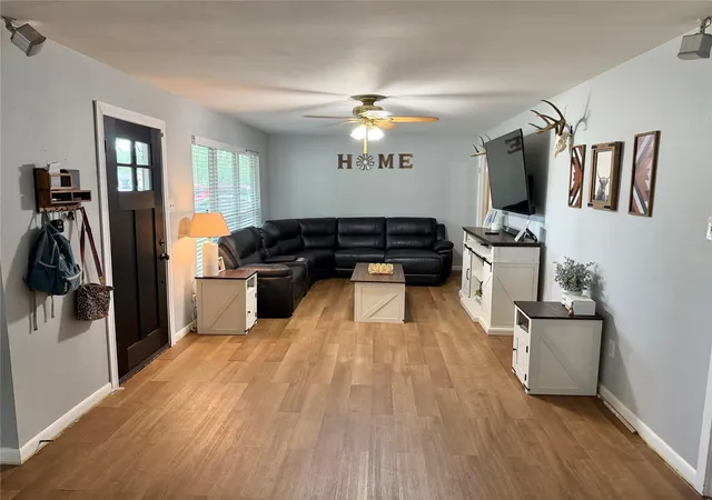 Homes for sale in West Columbia, TX | 102 S Mattson St, West Columbia, TX 77486 | MLS# 4707238
