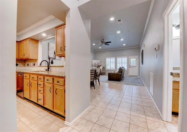 4th image of 3535 Teakwood Dr, Pearland, TX 77584 | MLS# 32631376
