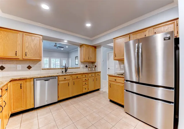 5th image of 3535 Teakwood Dr, Pearland, TX 77584 | MLS# 32631376