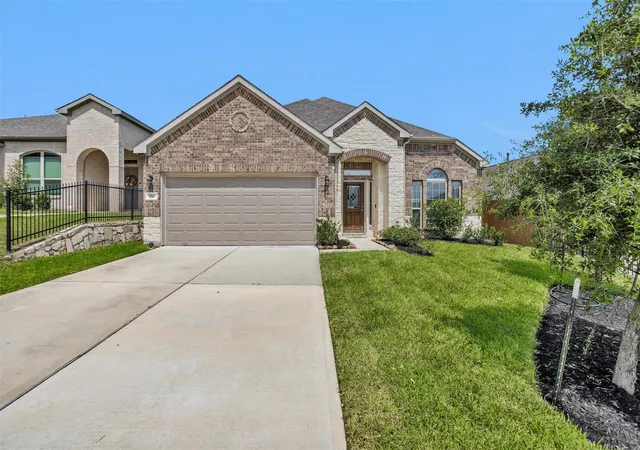 Photo 2 of Single family home for sale at 760 Yellow Birch Ln, Conroe, TX 77304 | MLS# 86910528 | Listing updated on 2026-09-17