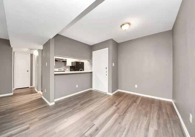 Photo 2 of Condo for sale at 3105 Walnut Bend Ln #32, Houston, TX 77042 | MLS# 94167360 | Listing updated on 2026-08-29
