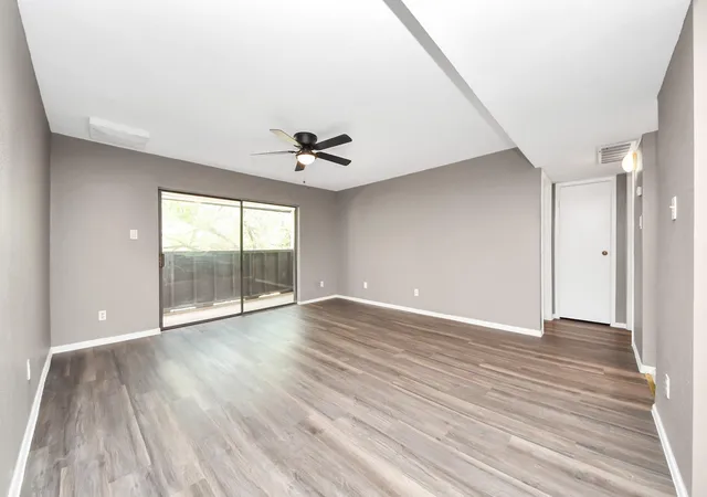 Photo 3 of Condo for sale at 3105 Walnut Bend Ln #32, Houston, TX 77042 | MLS# 94167360 | Listing updated on 2026-08-29