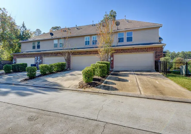 Photo 3 of Townhouse for sale at 10 Bettina Ln, Spring, TX 77382 | MLS# 89419674 | Listing updated on 2026-06-08